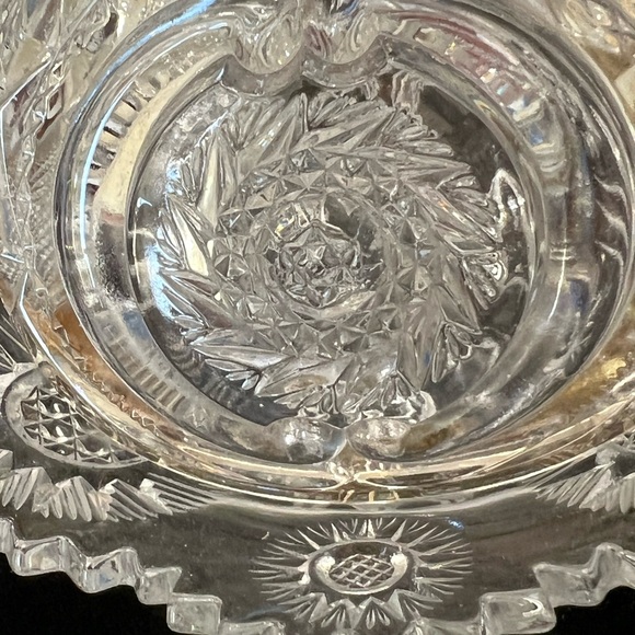 Antique large domed pressed glass Butter Dish - Picture 9 of 15